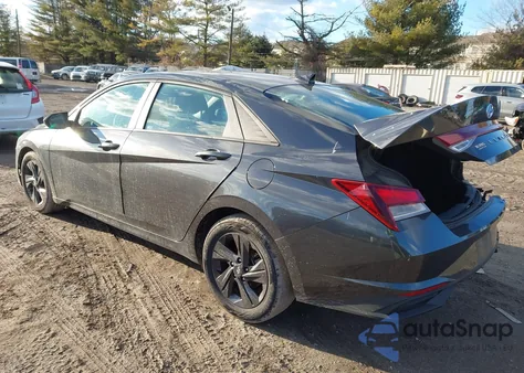 2022 Hyundai Elantra Sel z USA, uszkodzony, nr VIN 5NPLM4AG8NH071493